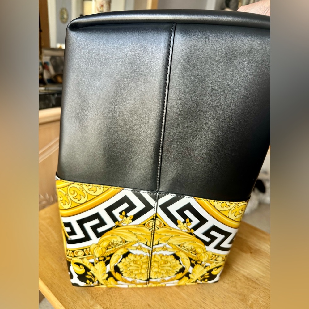Versace Savage Barocco Print Leather Tote - Picture 14 of 17